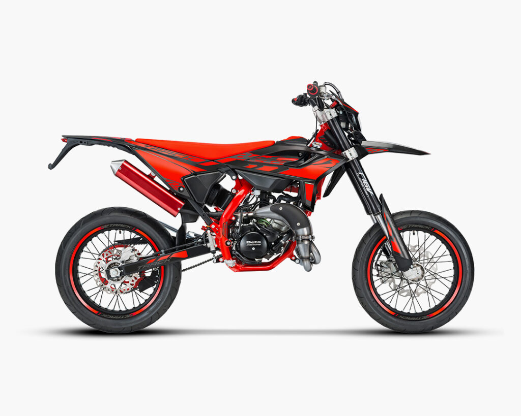 TAMPILAN MOTARD, 100% BETA