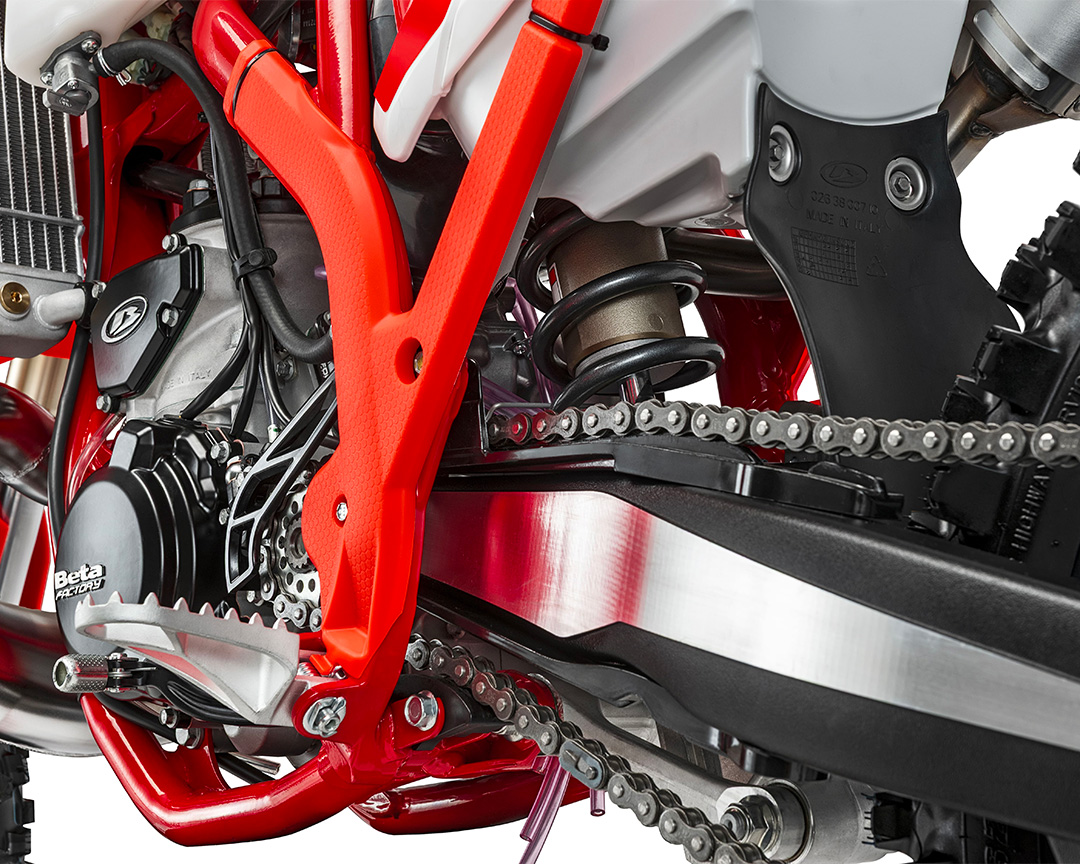 4-STROKE-SPECIFIC VEHICLE